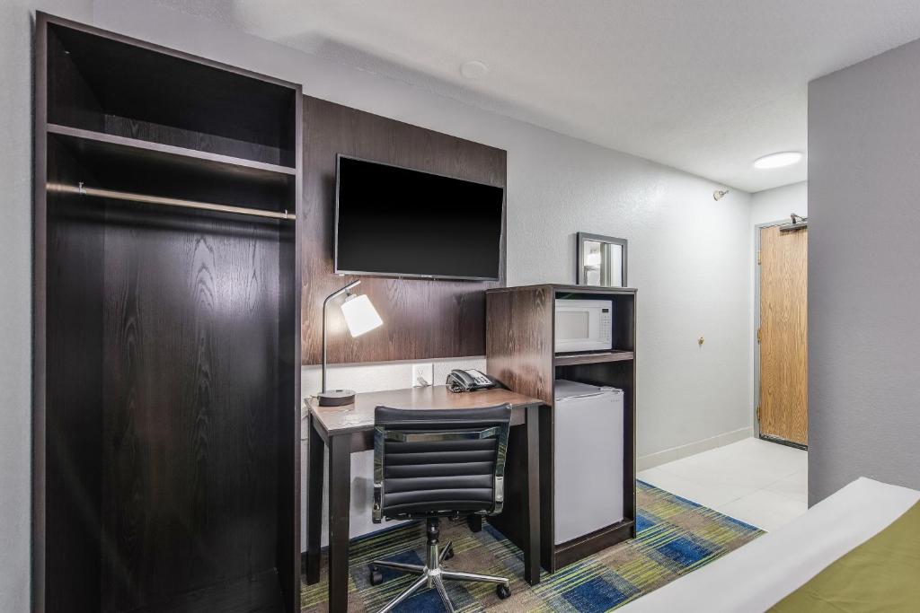 Quality Inn Owatonna near Medical Center photo 2