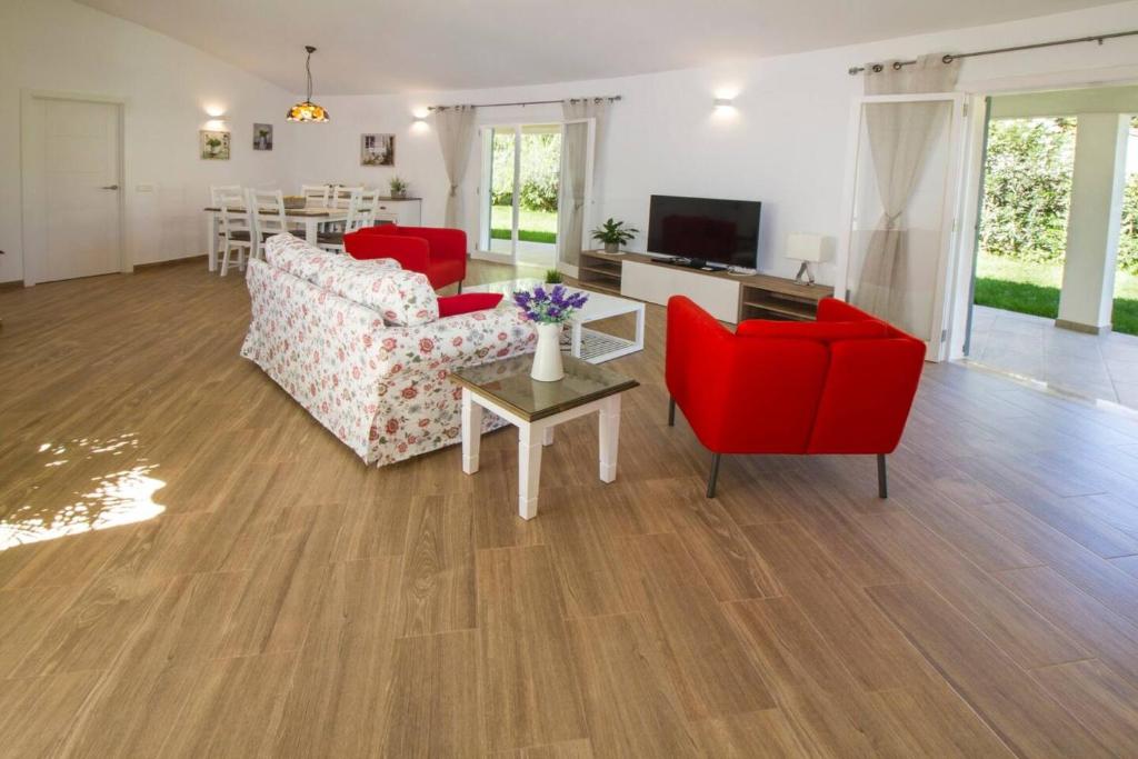 2 bedrooms house with private pool terrace and wifi at Sa Pobla photo 4