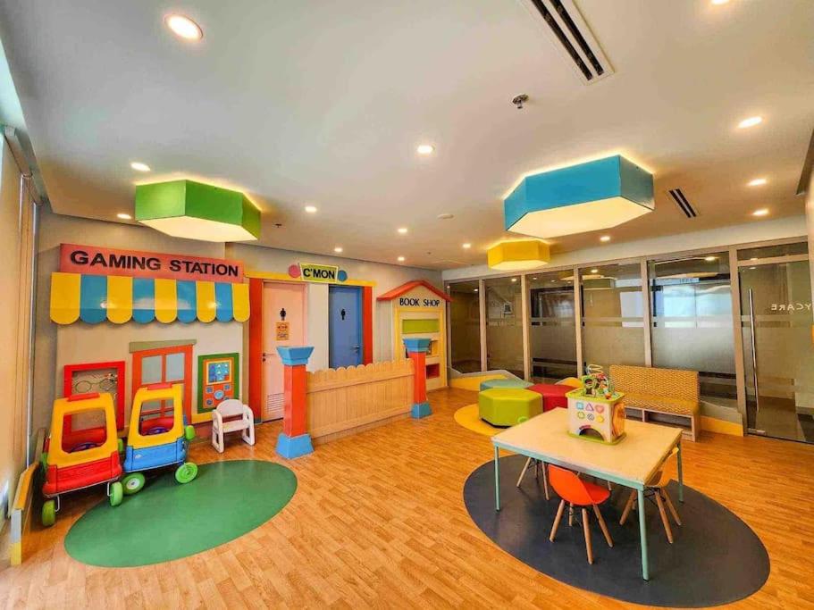Cozy condo unit at The Palladium photo 4