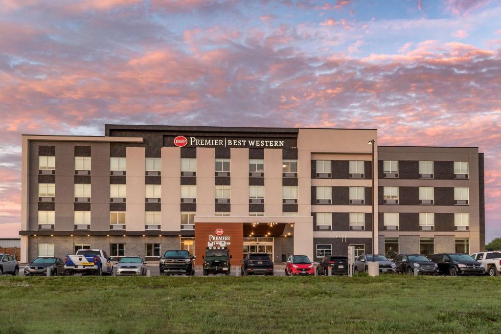 Best Western Premier Prince Albert photo 2