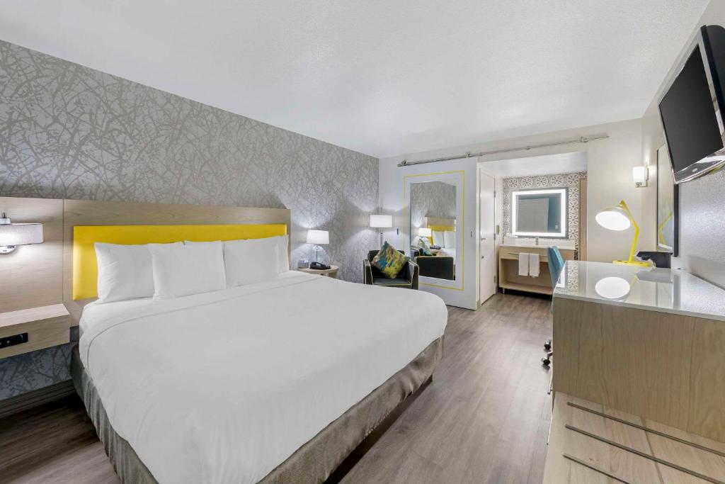 Hillstone Inn Tulare, Ascend Hotel Collection image