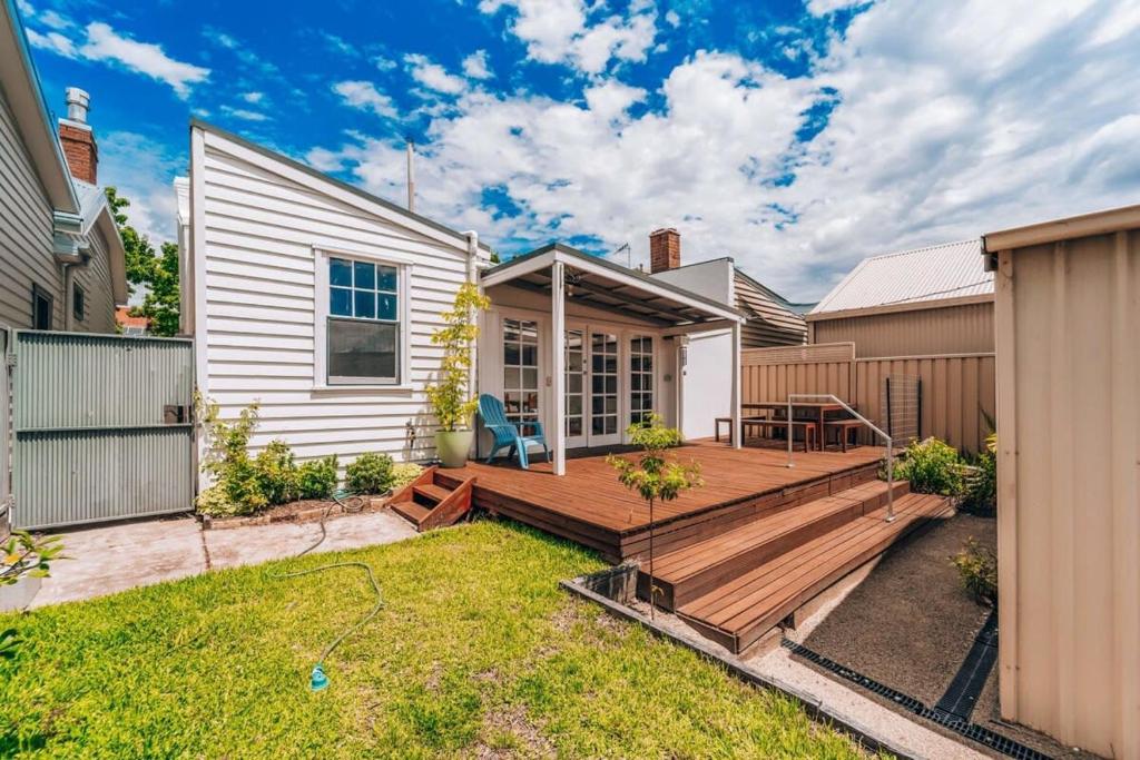 Newly Renovated Victorian Townhouse In Bendigo CBD photo 2