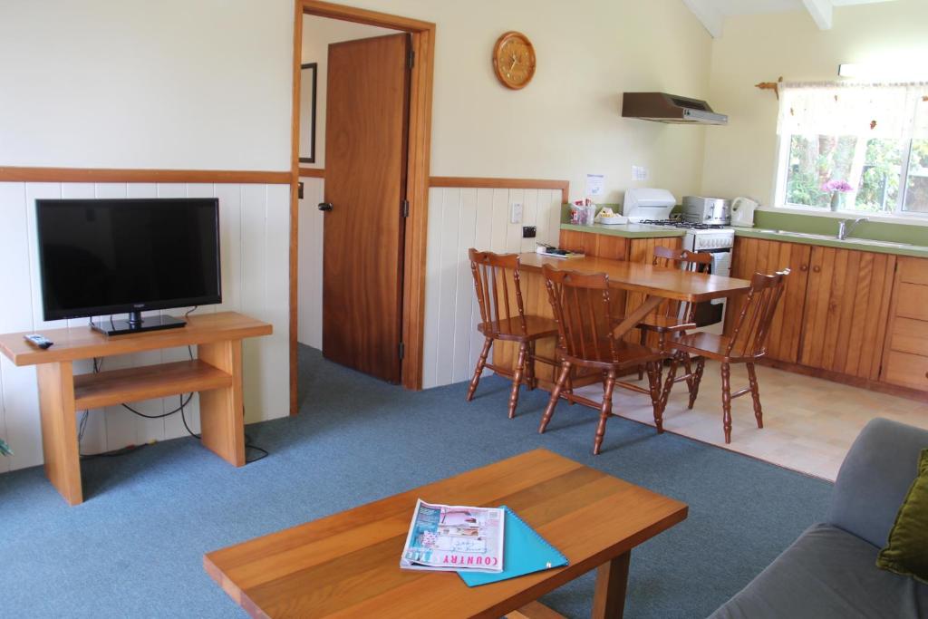 Saints Apartments photo 3