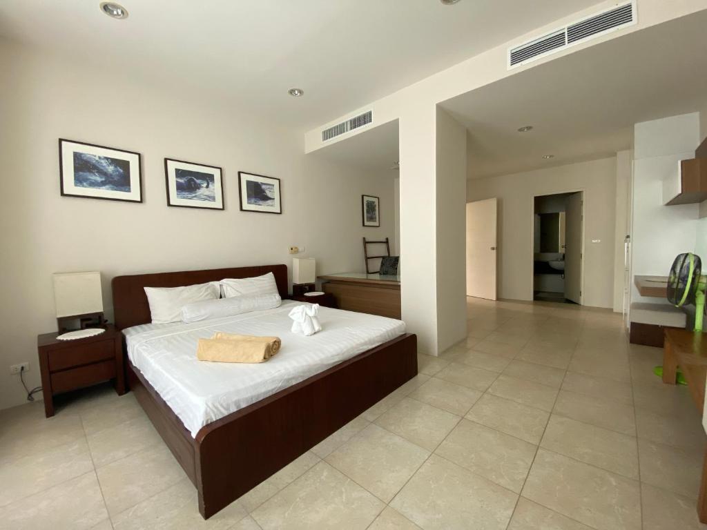 2 Bedroom Seaview Apartment by Clavis
