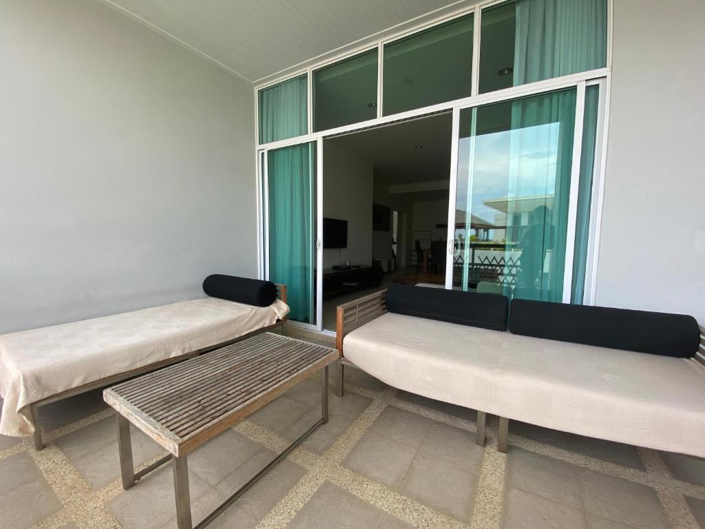 2 Bedroom Seaview Apartment by Clavis photo 4