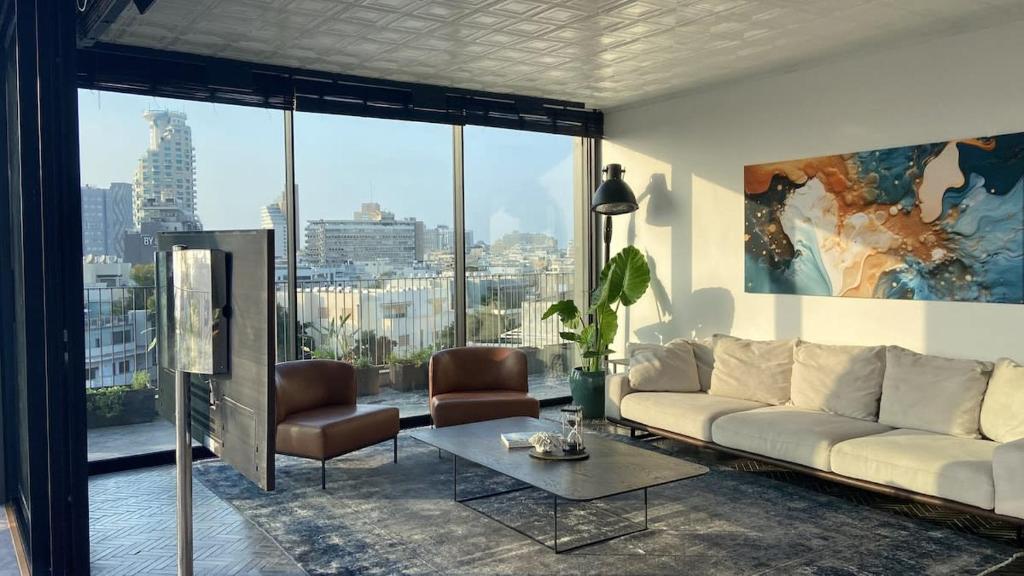 Allenby Beach Penthouse