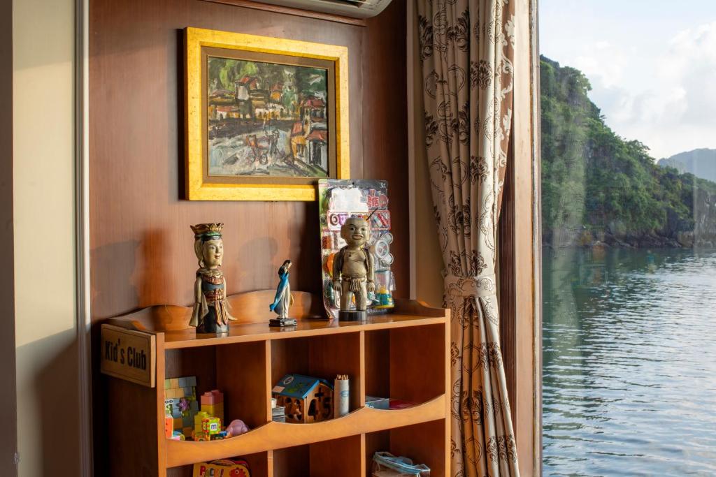 Emperor Cruises Ha Long