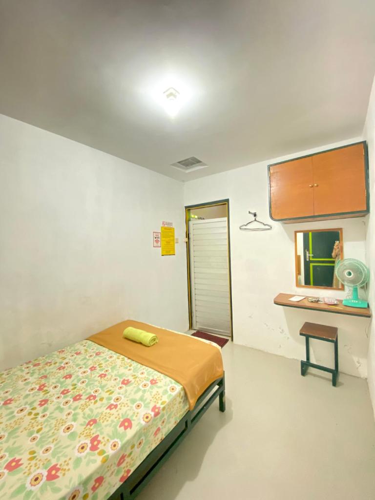 Sonosewu Guesthouse Syariah Room Type - Economy Double Room