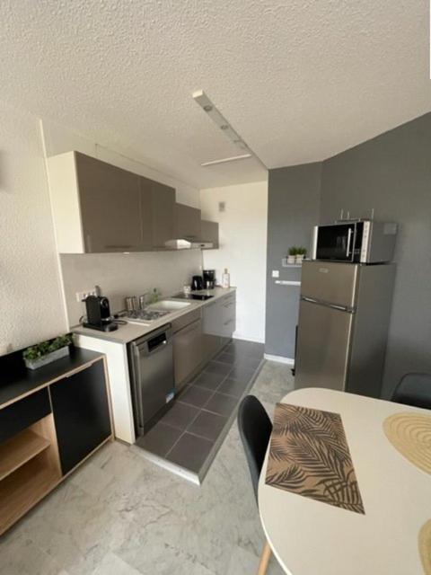 Proche Port Appartement t2 pour 4 personnes N1 39 photo 3