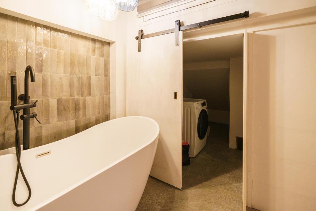 Elegante Residenza Satiro - Domus Verona - Tap to explore photos