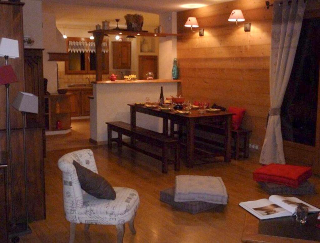 Chalet de 5 chambres avec wifi a Aime a 1 km des pistes photo 3