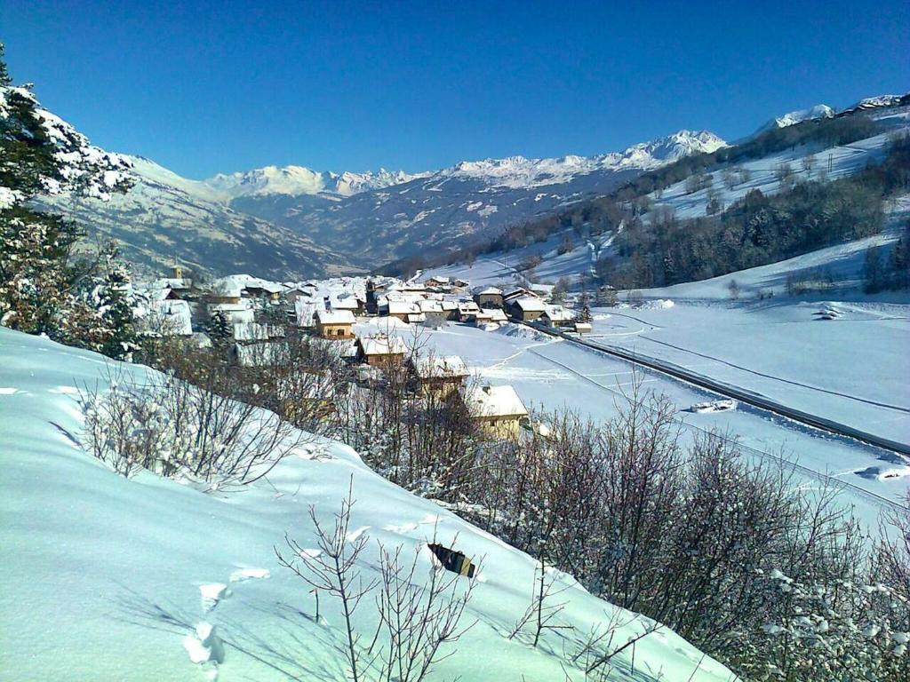 Chalet de 5 chambres avec wifi a Aime a 1 km des pistes photo 4