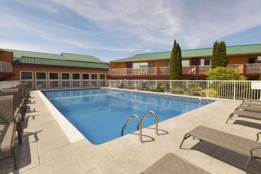 Days Inn by Wyndham Penticton Conference Centre photo 3