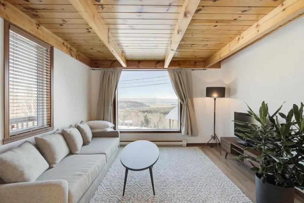 Charming Apt with View - 5 min from Baie-St-Paul photo 3