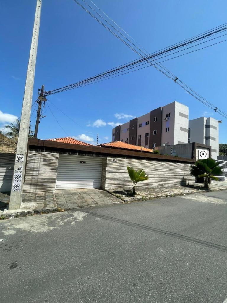 Casa com Piscina prox Parque do Povo