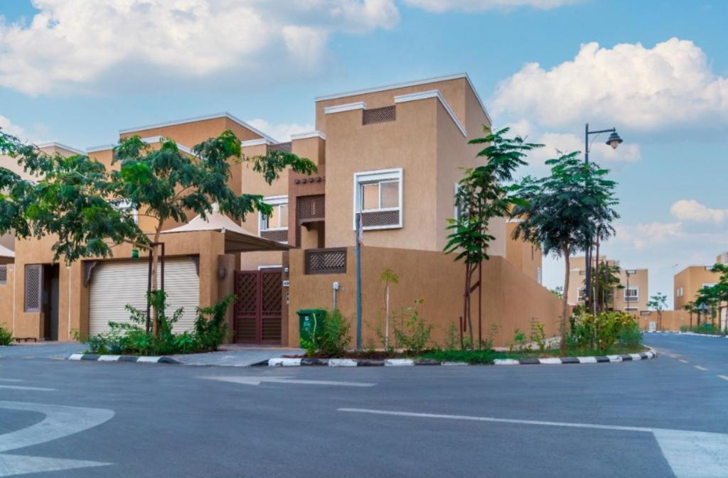 Villa in Al Madinah in compound فيلا في المدينة photo 3