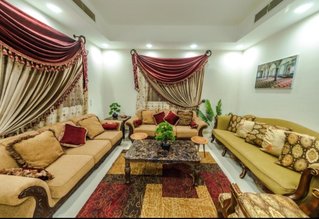 Villa in Al Madinah in compound فيلا في المدينة photo 4