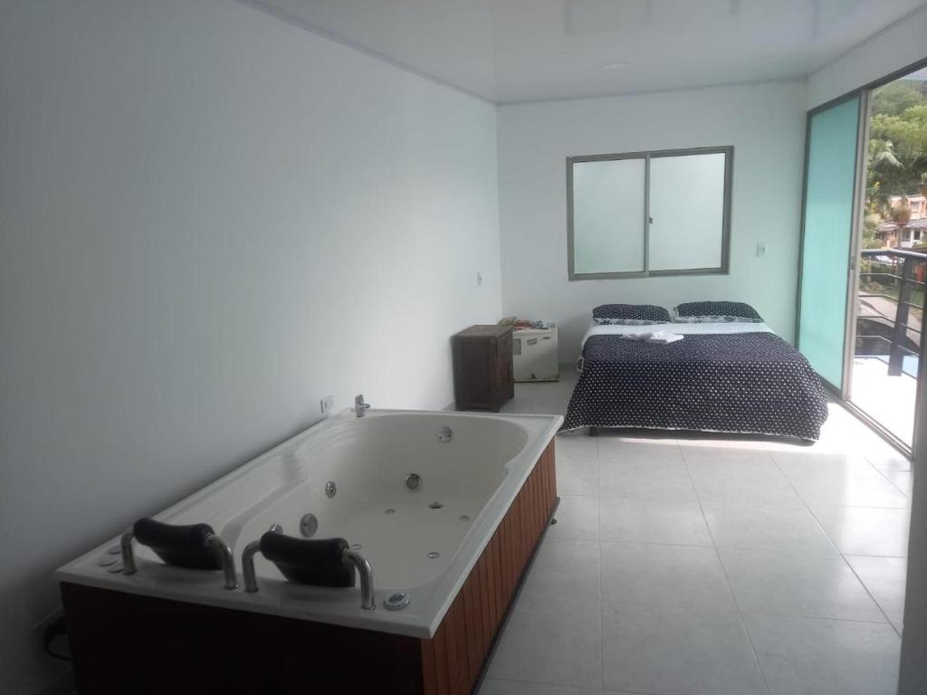 hotel los heroes photo 1