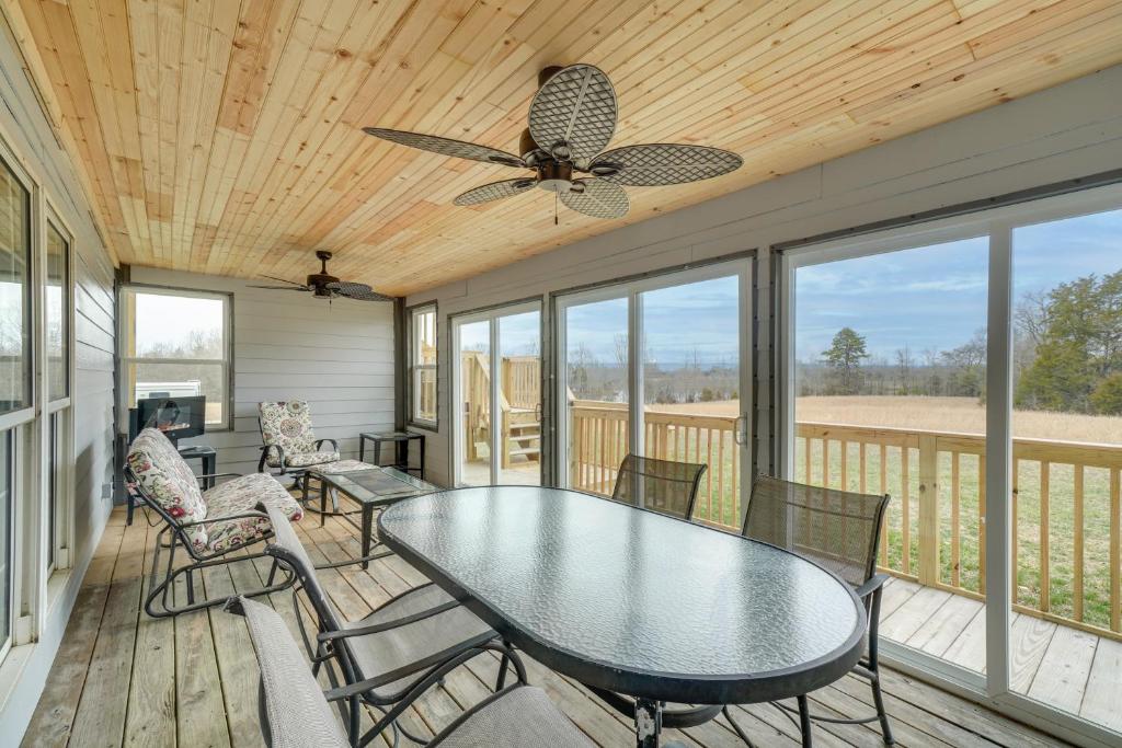 Riverfront Dayton Getaway on 700 Wooded Acres! photo 1