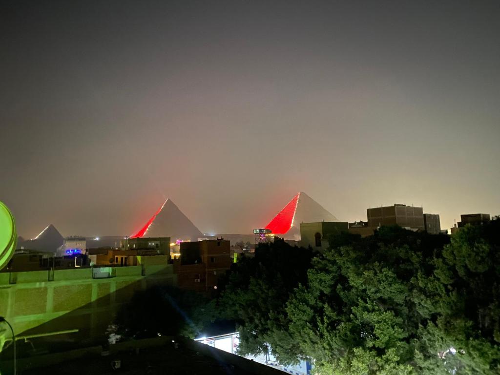 4 Pyramids inn photo 1
