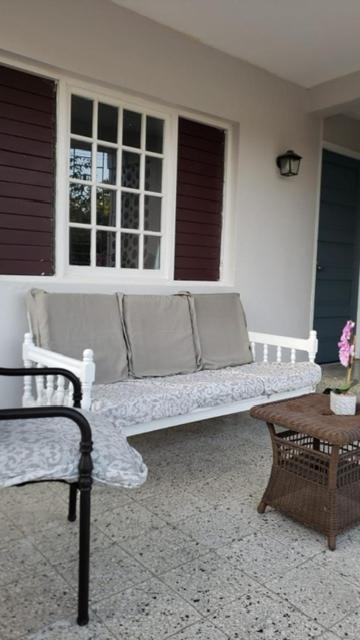Andeve's quiet, private room with fully equipped shared space !home away from home photo 2
