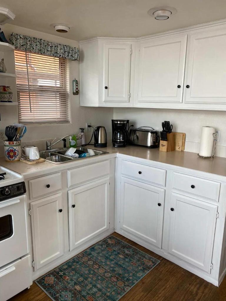 Oceanfront Cabin 4 With Jacuzzi & Stunning Views photo 4