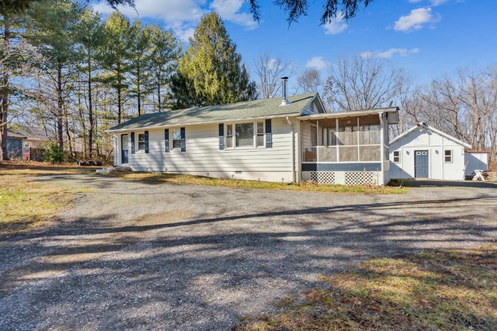 Valley Vista-Mins to SkylineDrive-Hot Tub-King, Queen Beds photo 4