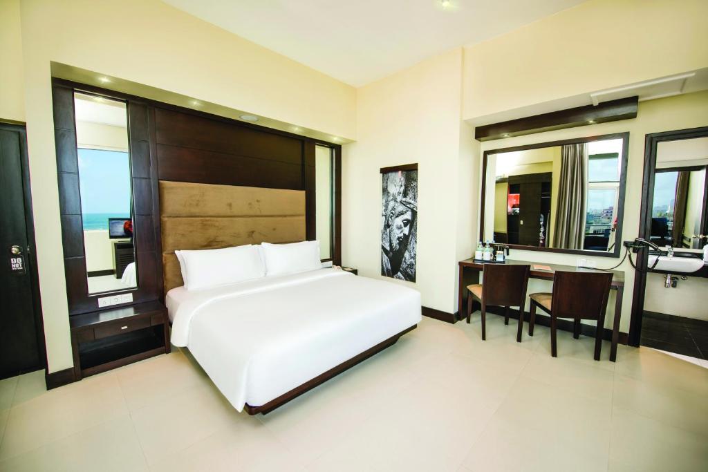 Двухместный (Spend the Day Offer - Deluxe Double Room from 10.00 am to 06.00 pm), Fair View Hotel Colombo