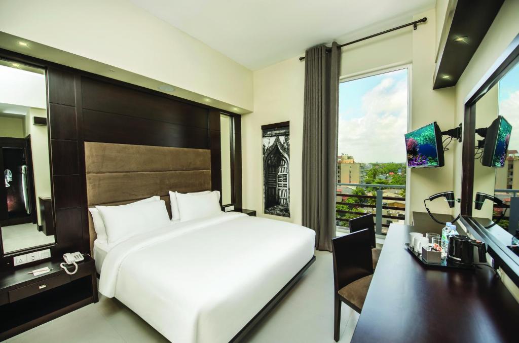 Двухместный (Deluxe Double Room with Early Check-in from 11 AM & Late Check-out until 2 PM (On Availability)), Fair View Hotel Colombo