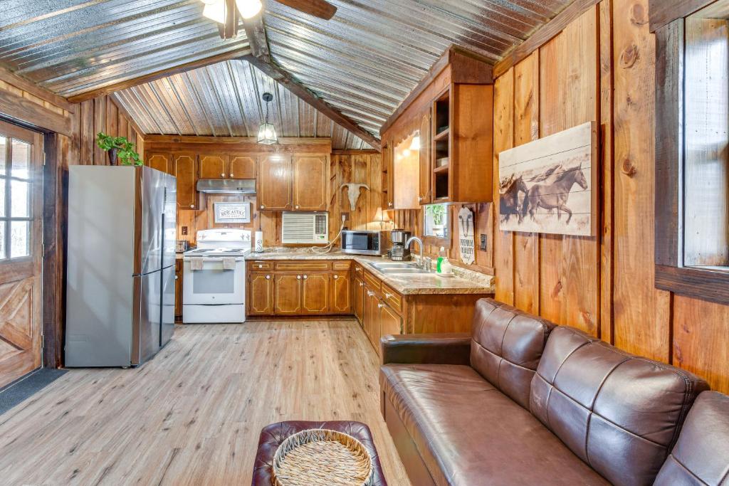 Clarkesville Rustic Hideaway on 38-Acre Farm! photo 2
