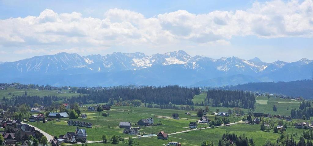 Mountain View Chalet with HotTub and Sauna photo 3