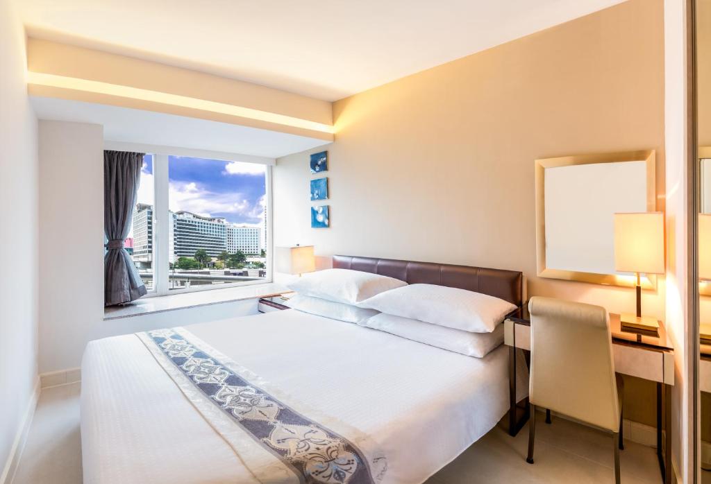 Сьюит (Люкс с 2 спальнями, вид на город), Kowloon Harbourfront Hotel