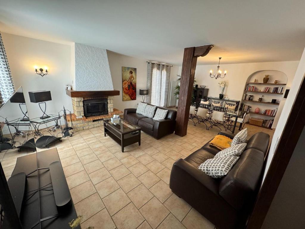 Beautiful villa 5 minutes drive from the Village des Vans photo 1