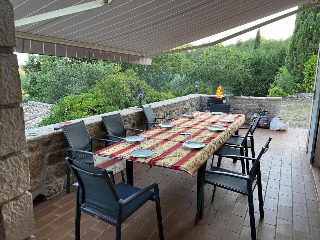 Beautiful villa 5 minutes drive from the Village des Vans photo 3