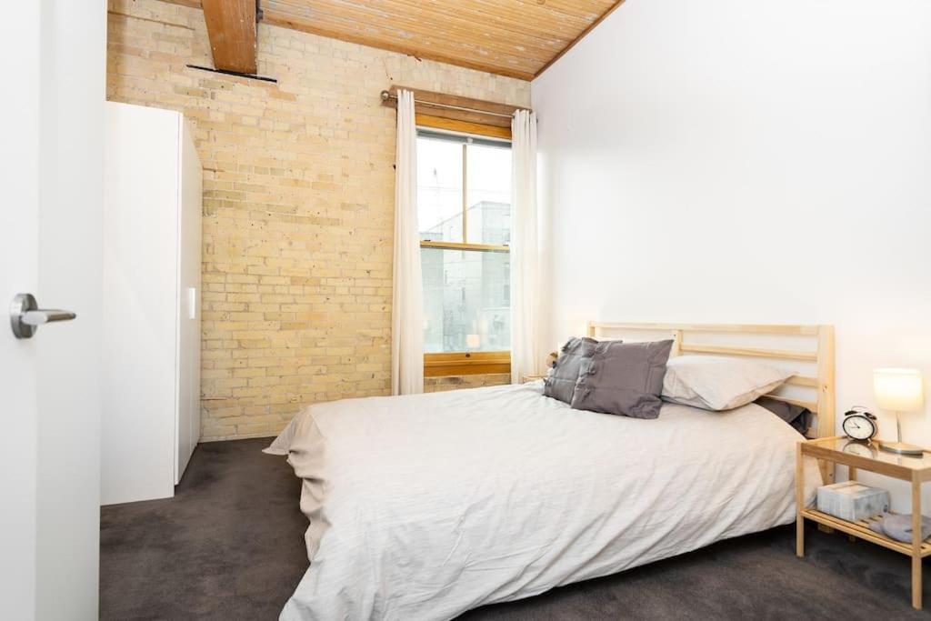 New York Style Loft with Parking Exchange District Coffee Gym photo 4