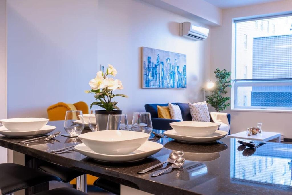 New Listing Luxurious Downtown Loft Heated Parking Rooftop Patio BBQ Gym Coffee photo 3
