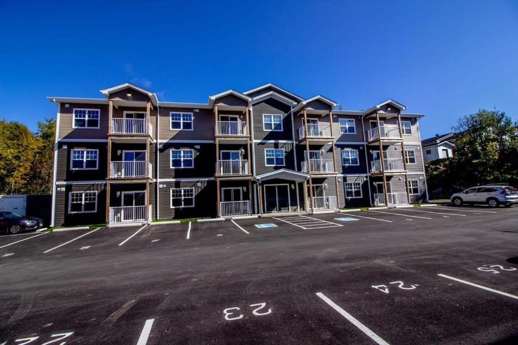 Brand new Gorgeous Condo Near UNB & Hospital Coffee Parking 202 photo 3