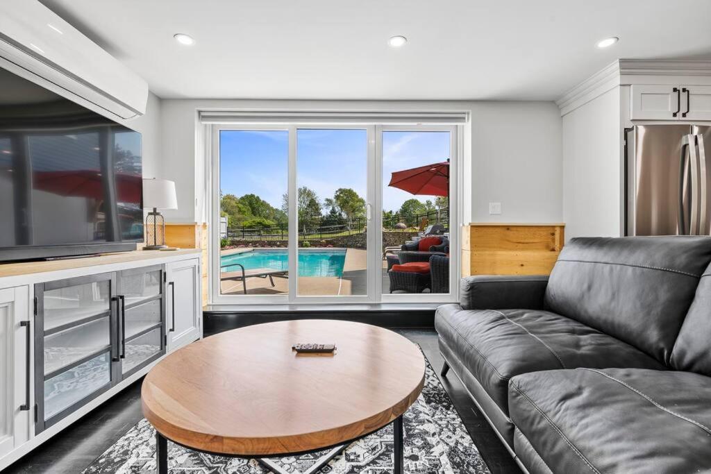 Dunover Farm. One bedroom apartment. image