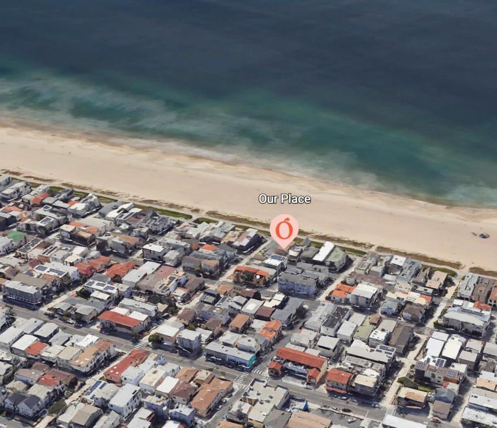 OCEAN FRONT LUXE Manhattan Beach Strand photo 1