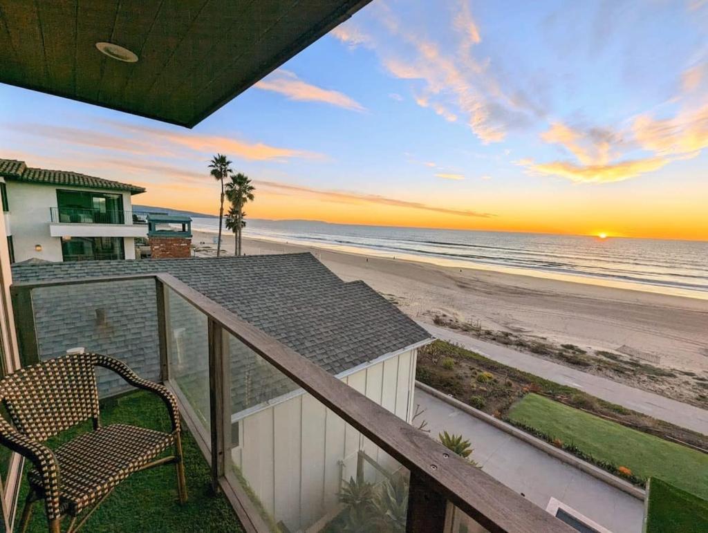OCEAN FRONT LUXE Manhattan Beach Strand photo 2