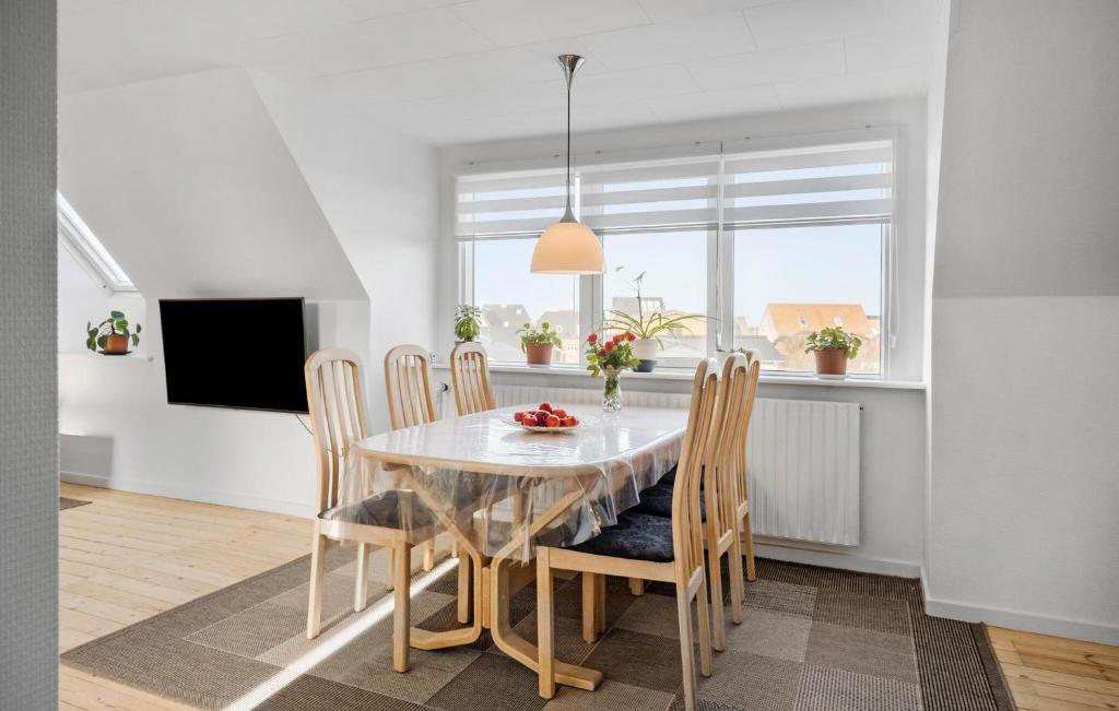 1 Bedroom Beautiful Apartment In Thyborn photo 1