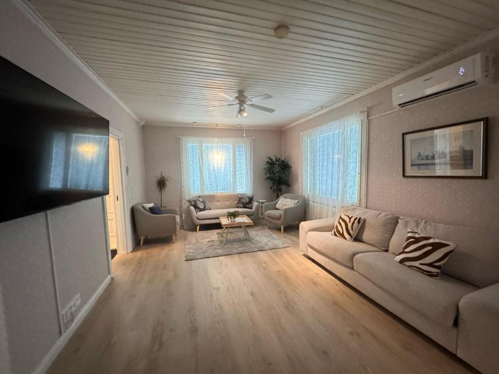 Spacious apartment in the city center photo 4