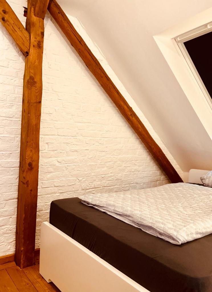 b e d & a g e d e s i g n -small- wunderschönes Zimmer mit Bad photo 2