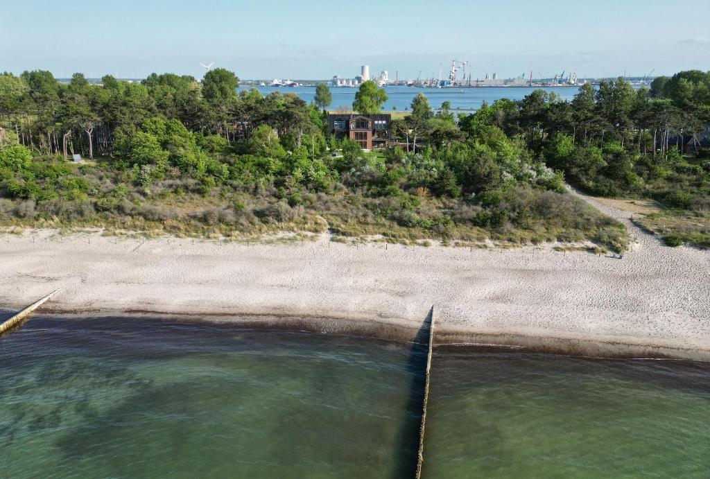Villa Schmidt Warnemünde - Strandhaus in erster Meereslinie IV photo 1