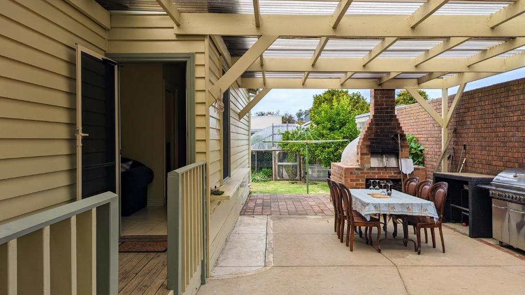 Learmonth Guesthouse - Queenscliff photo 3
