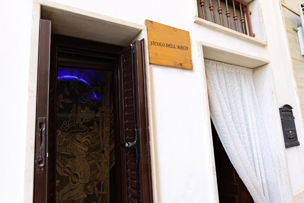 Vicolo dell'Arco photo 1