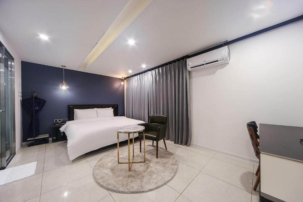 ON:NA Hotel photo 4