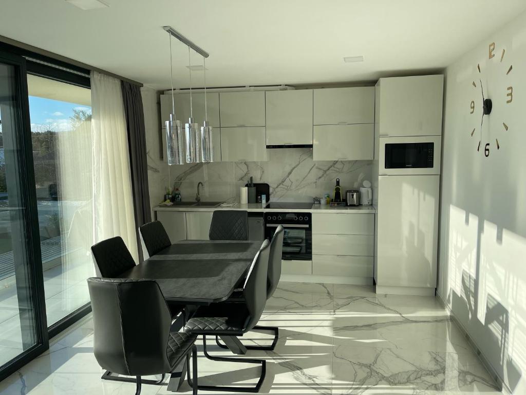 Luxury Apartments in Balatonalmádi, Almádi Lux Apartman II - Crystal White photo 2