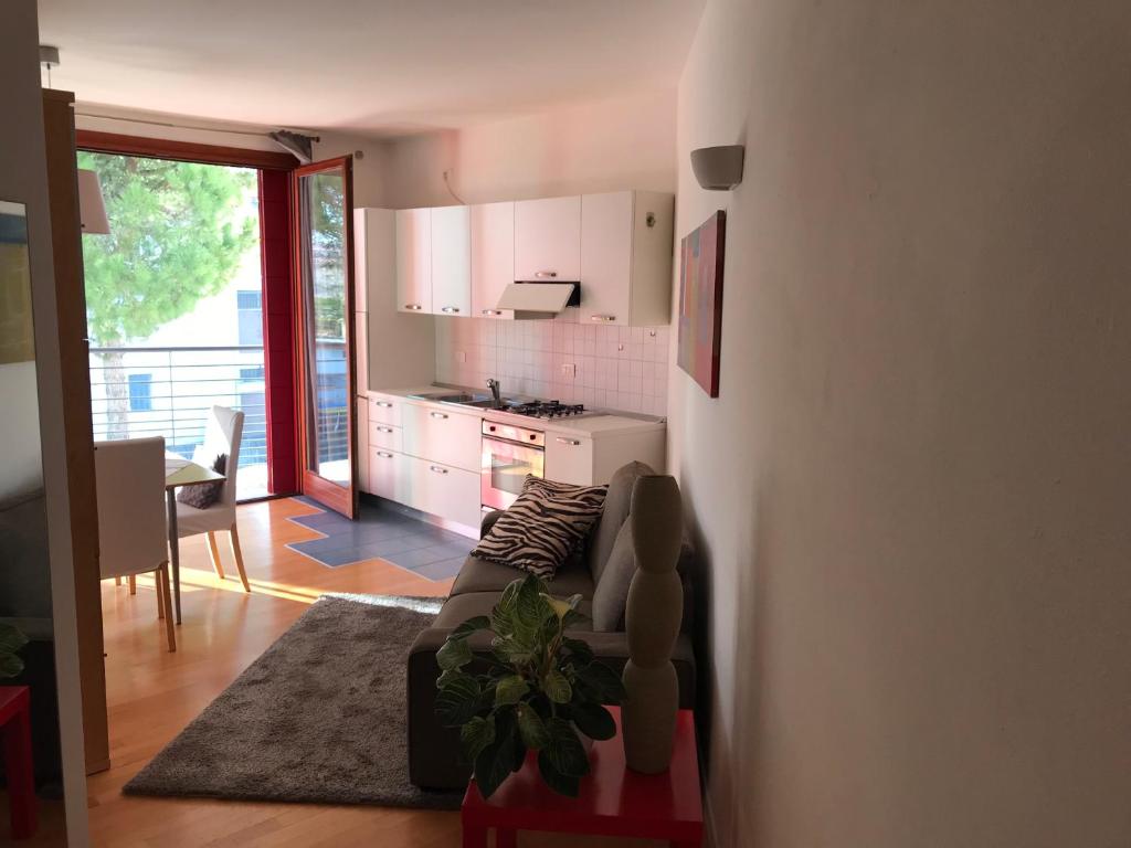 Parco dei Cigni bike apartment with private box garage photo 3