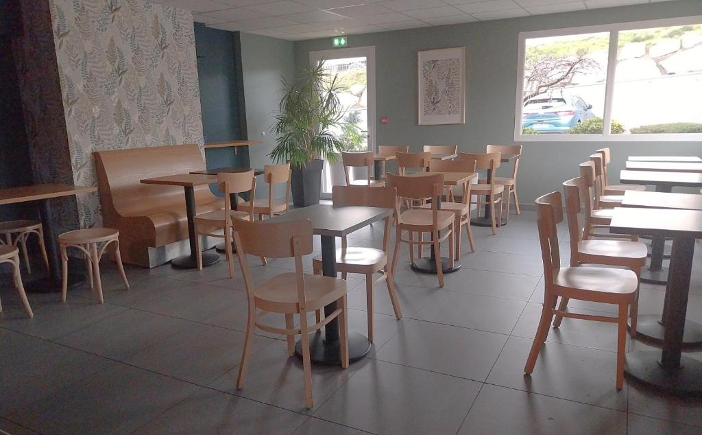 B&B HOTEL Saint-Etienne Monthieu photo 3